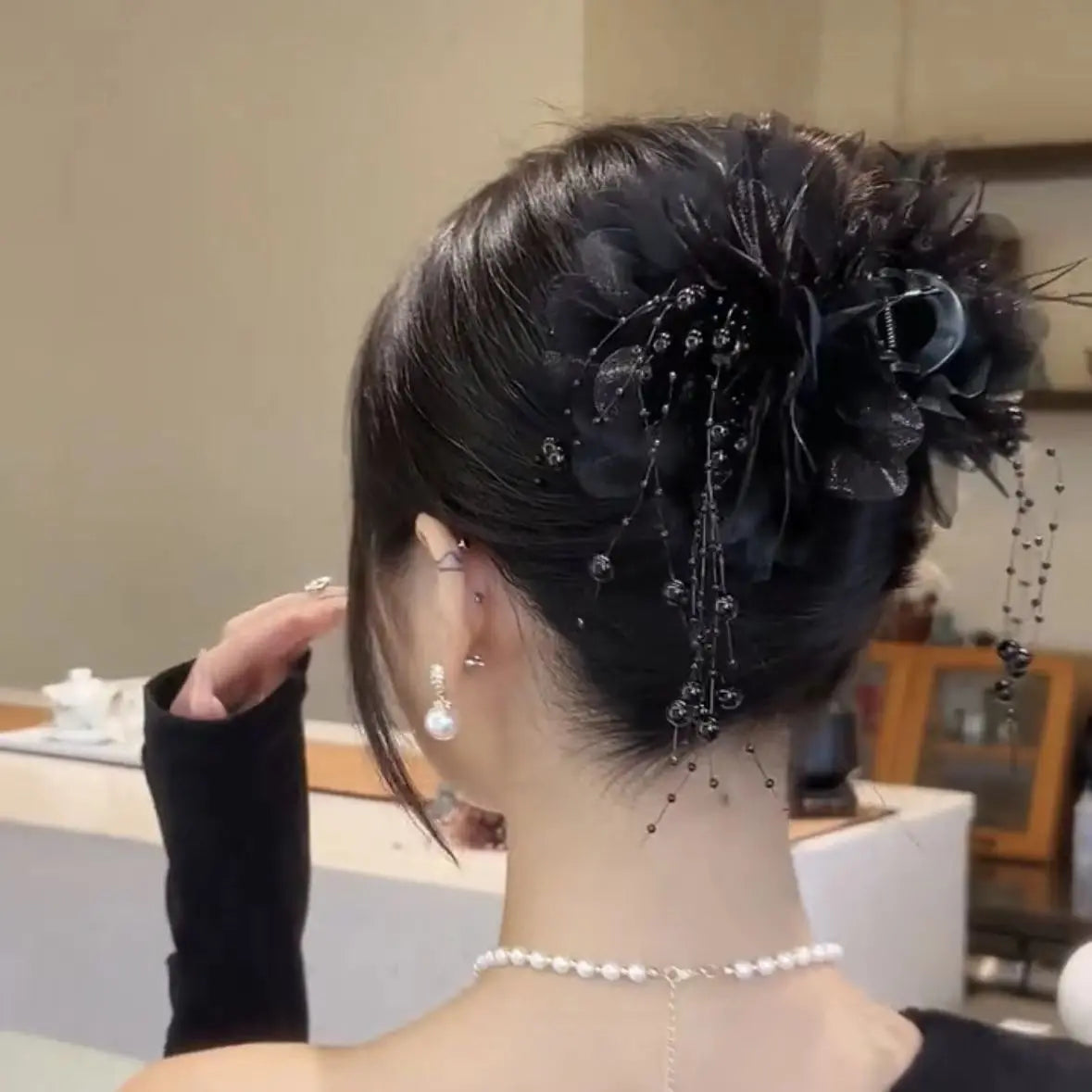 🔥【🦋Nuovi accessori per capelli 2025】Fermaglio per capelli con nappa a forma di farfalla e rosa