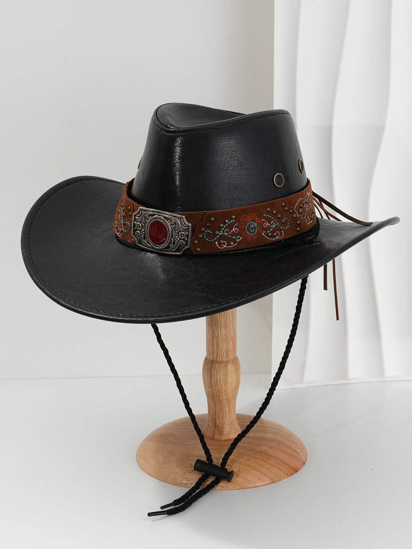 🤠Kovový rubínový vzor s vyšívanými kvetmi Kovbojský klobúk z PU kože
