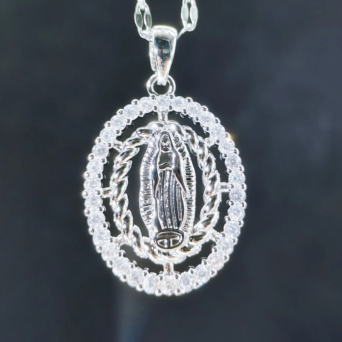 ⛪Colar com Pendente Virgem Maria em Ouro Puro