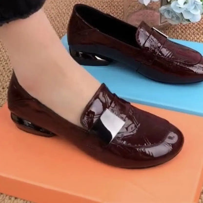 【Tamanhos 35-41】 Novos Sapatos de Mulher em Pele Brilhante, Versáteis e Modernos para 2026